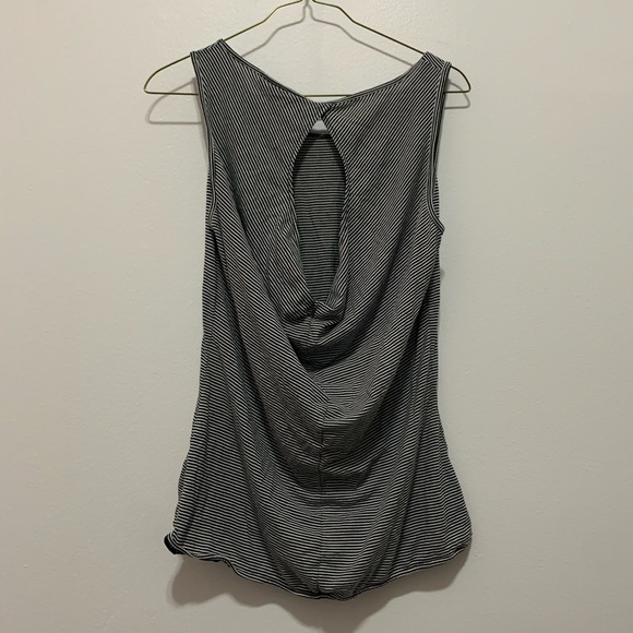 Black and white striped tank top - Picture 2 of 2